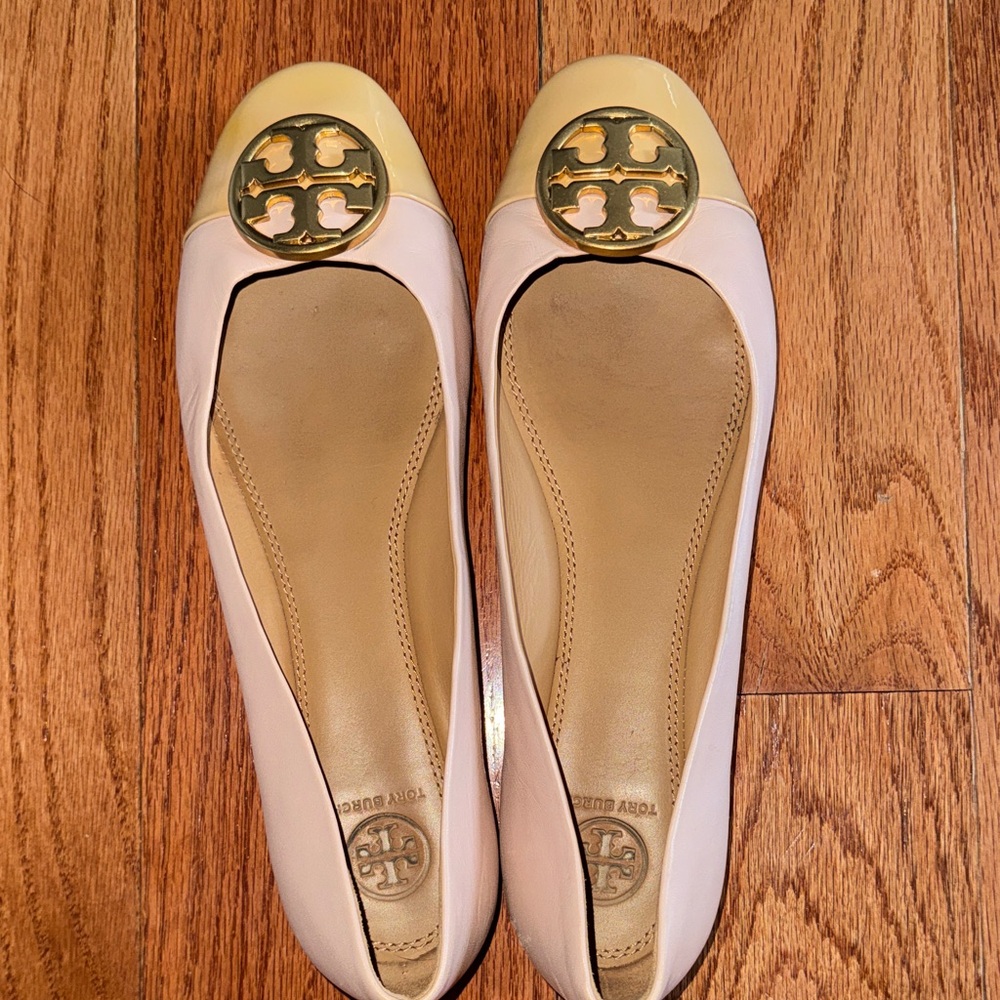 Tory Burch Women's MINNIE TRAVEL BALLET WITH LOGO METALLIC SEA SHELL PINK